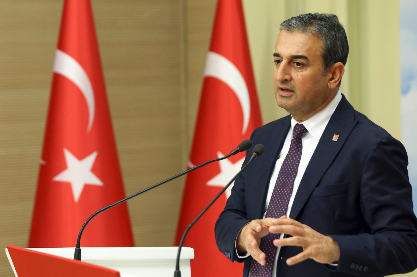 BURHANETTİN BULUT: “BU DÜZEN HALKIN DEĞİL, BİR AVUÇ YANDAŞIN DÜZENİDİR!”